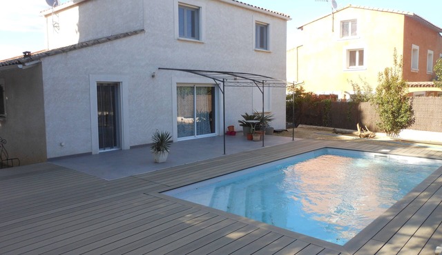 QUIET HOUSE WITH POOL