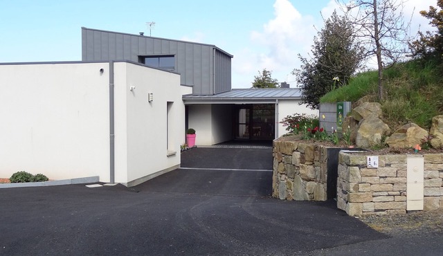 QUIET HOUSE WITH BEAUTIFUL SEA VIEW