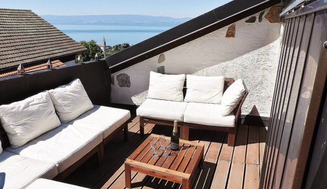 Quiet house with beautiful lake view, ideal for family walks