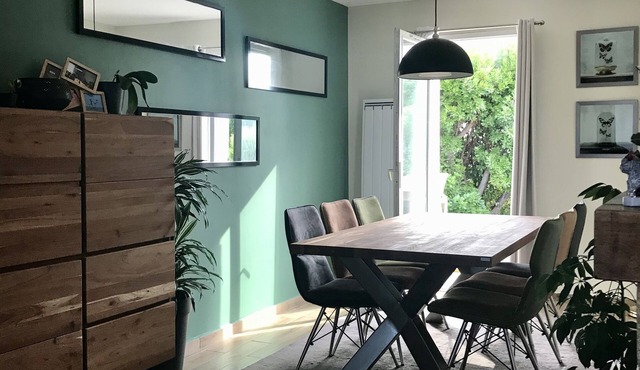 Quiet house with enclosed garden and terrace 5 minutes from the beach!