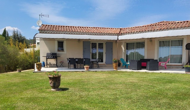 Quiet house with pool near AVIGNON and SAINT REMY DE PROVENCE