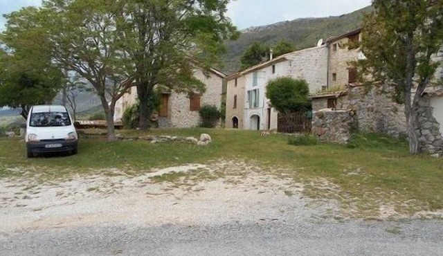quiet in small hamlet; surrounded by meadows at 37 ch de l'estang, Bargeme