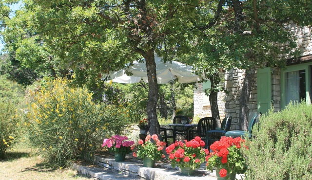 Quiet independent house between oaks and lavenders