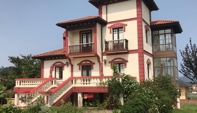 Quiet Indiana House Close to Laredo and Santoña