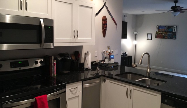 Quiet Island Getaway 2Br, 1Ba