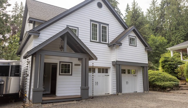 Quiet island retreat - 1/4 mile from Fay Bainbridge Park