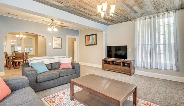 Quiet Jacksonville Retreat - 4 Miles to Downtown!