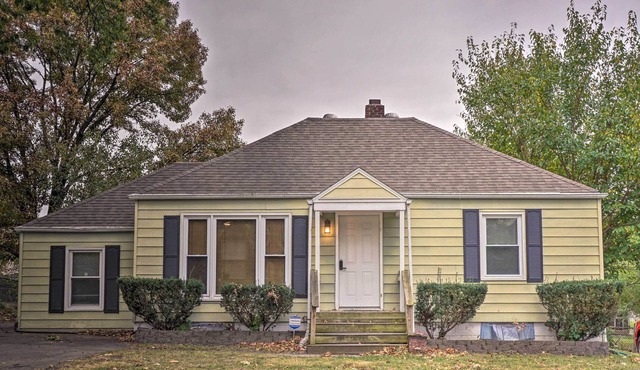 Quiet Kansas City Home ~6 Miles to Downtown!