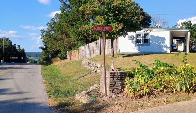 Quiet Lake Cabin in Mountain Home