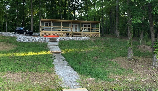 Quiet Lake Front Cabin!