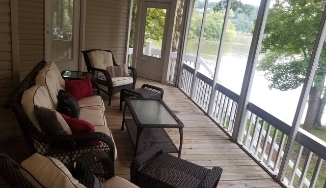 Quiet Lake Front Home on Sugar Creek/Elk River