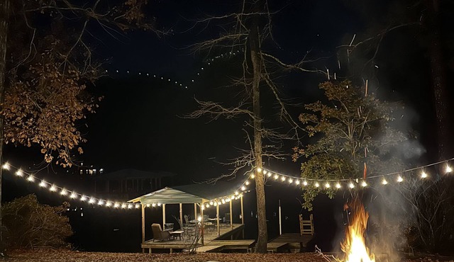 Quiet Lakefront Cottage