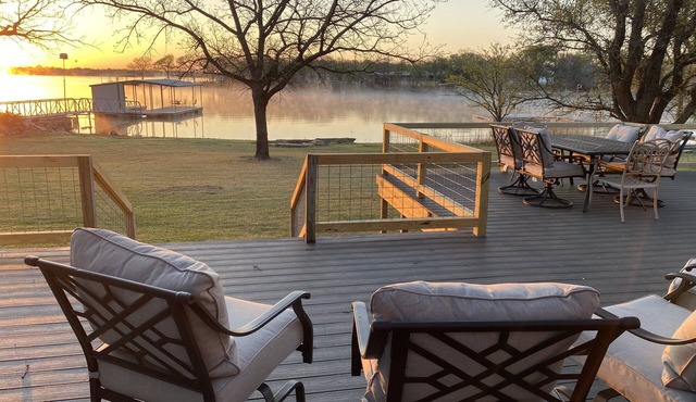Quiet lakefront home. on Lake Leon, Eastland TX. 90 min to Fort Worth.