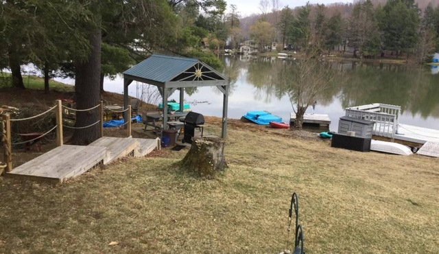 Quiet Lakefront Retreat nestled in the woods.