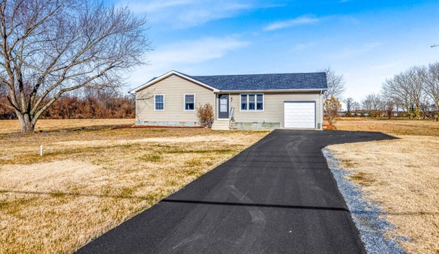 Quiet Lincoln Retreat Near Delaware Beaches & DE Turf