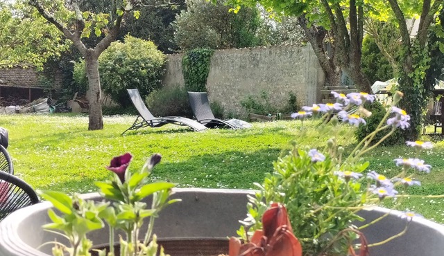 Quiet little haven 5 kms from the port of La Rochelle