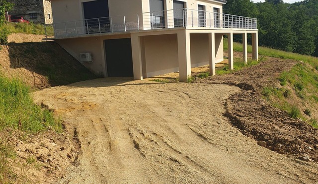 Quiet location near village