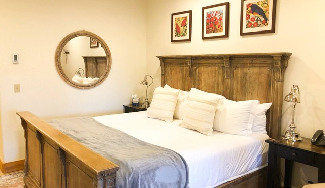 Quiet Lock-Off Room With King Bed in Mountain Village