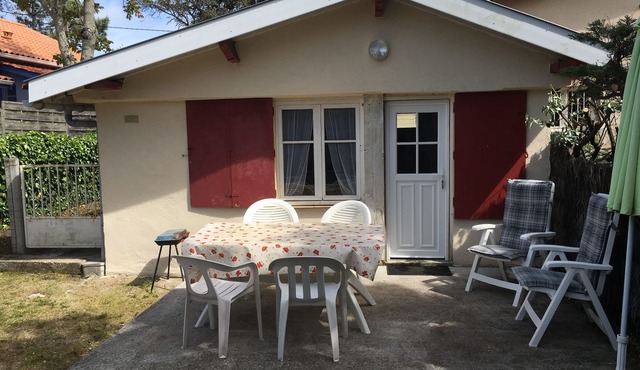 Quiet lodge for a couple at 200 from the beach, 900 m from the city center