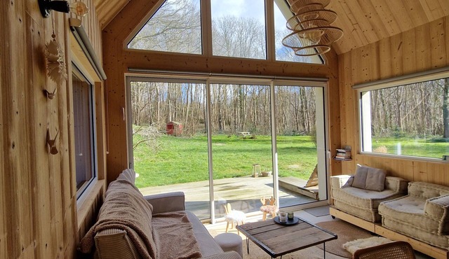 Quiet lodge in Wissant, in the forest and 500m from the beach. Ideal for a couple