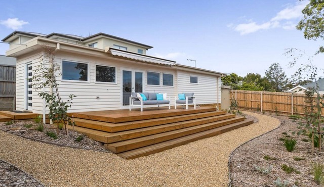 Quiet, luxurious Guest House - Couples Retreat