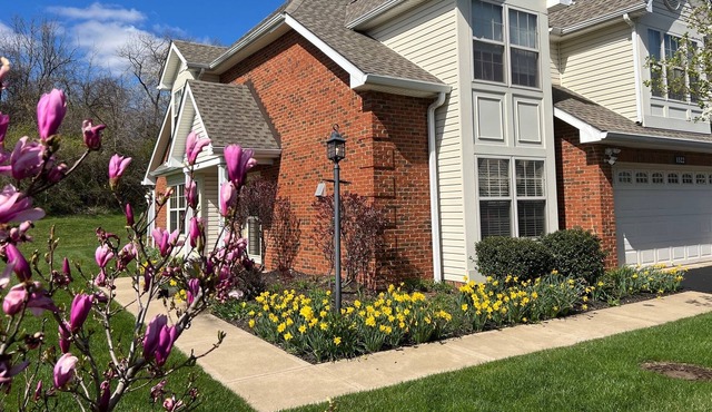 Quiet Luxury 3BR 2.5 Bath Fully Furnished home - Minimum 4 weeks or more