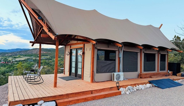 Quiet Luxury for 2, Safari Tent Getaway- Lunaria at El Campo Glamping