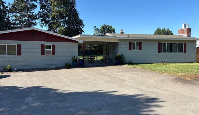 Quiet Meridian Cottage
