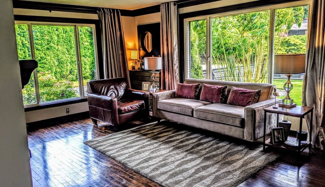 Quiet Mid- Century Charmer Near Seattle Airport