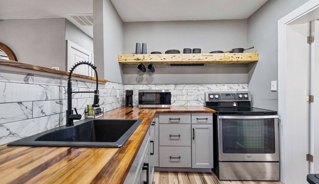 Quiet Milton Retreat Close to Downtown & Water!