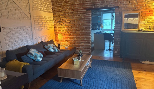 Quiet, modern brick house near river and hiking trails