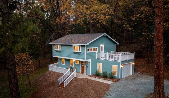 Quiet & Modern Cabin Near Wineries - Fire Pit and BBQ
