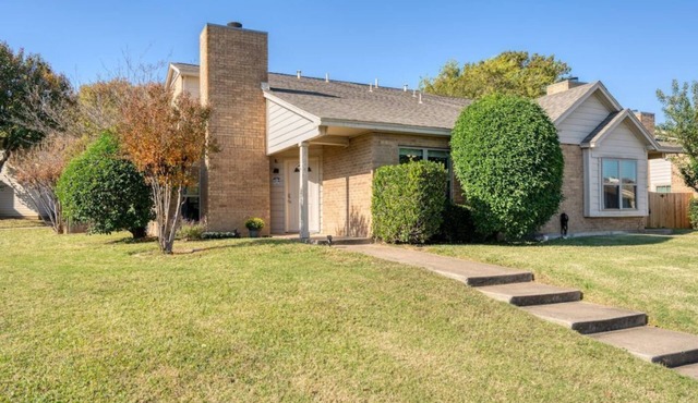 Quiet, Modern, large private space, centrally loc.