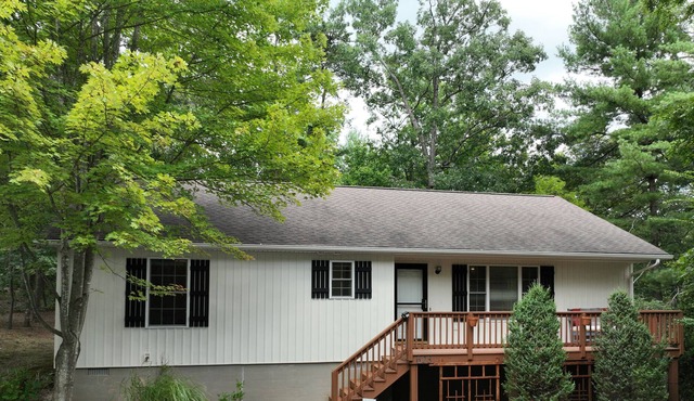 Quiet Mountain Getaway | Woodland views & hot tub | Bryce Resort