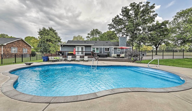 Quiet Nashville Area Home w/Pool - 15 Mi to Dtwn