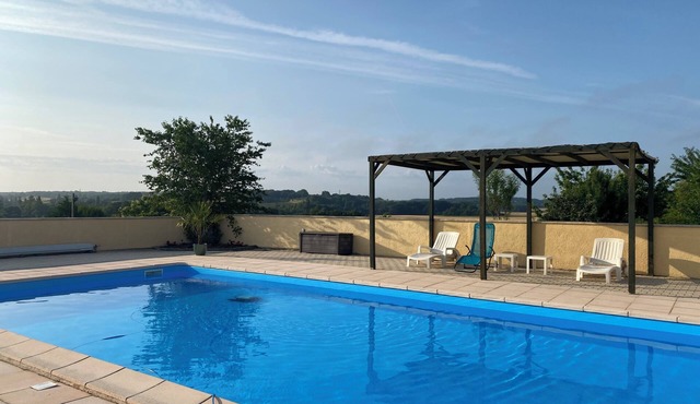 Quiet nature gîte near Bordeaux - ideal for couple & baby