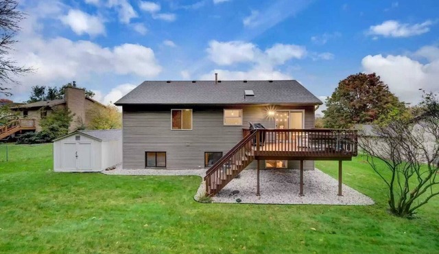 Quiet neighborhood near MOA, MSP & MNZoo. 5mins from Skate Park & Lebanon Hills.