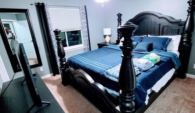 Quiet neighborhood nHuge king bed