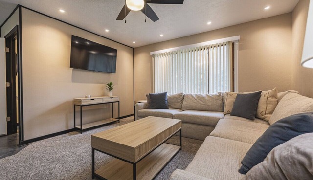 Quiet neighborhood | Pet friendly | 2 bed 1 bath