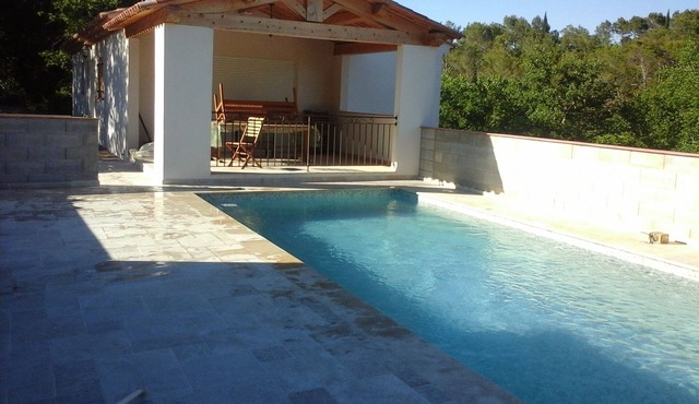 Quiet new house, 6 persons with swimming pool