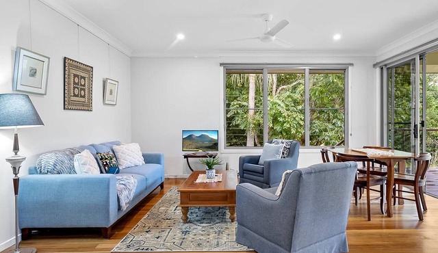 Quiet Ninderry Cottage with Peaceful Rural Outlook