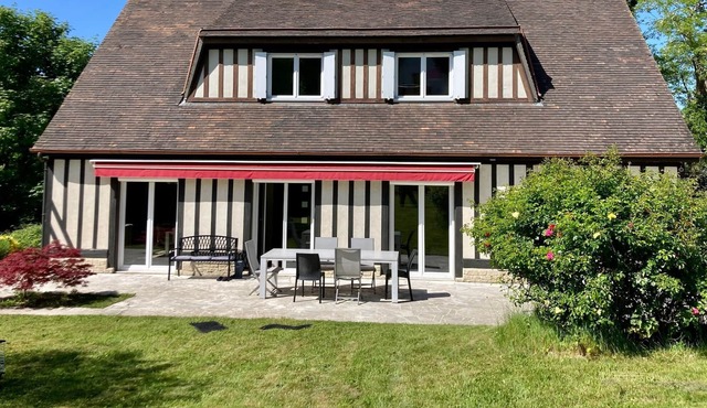 Quiet Normandy house 300M from the beach for up to 5 people