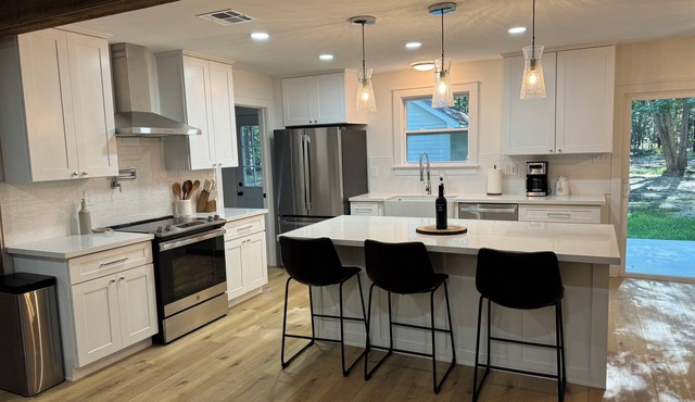 Quiet Northshore Retreat a few miles from Lake Pontchartrain’s shoreline!