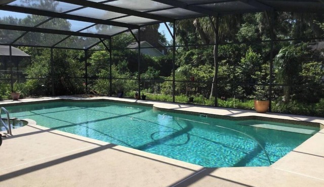 Quiet Oasis in Lovely Neighborhood