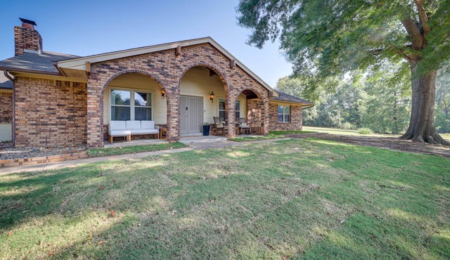 Quiet Oklahoma Home - Close to Golf Courses!