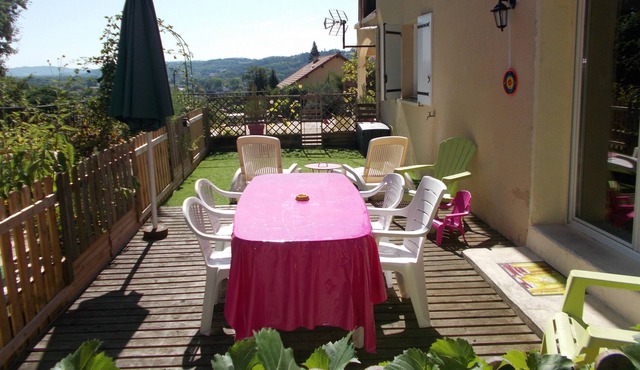 Quiet on the heights of Terrasson