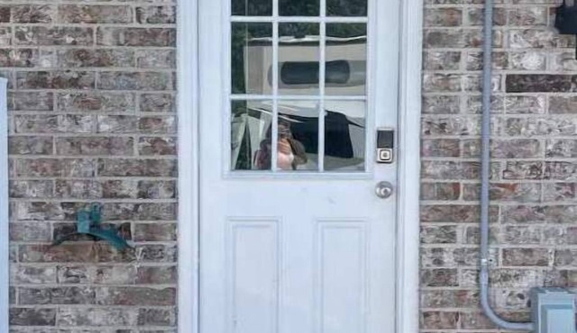 Quiet one bedroom apartment