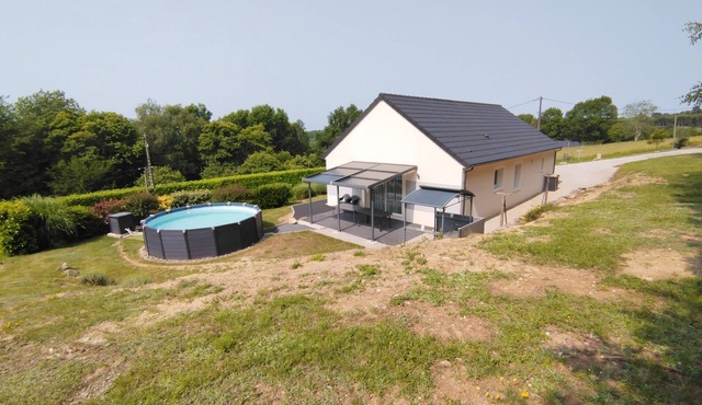 Quiet one-storey house near honey lake