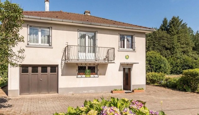 Quiet pavilion near Vosges, pets allowed, large capacity