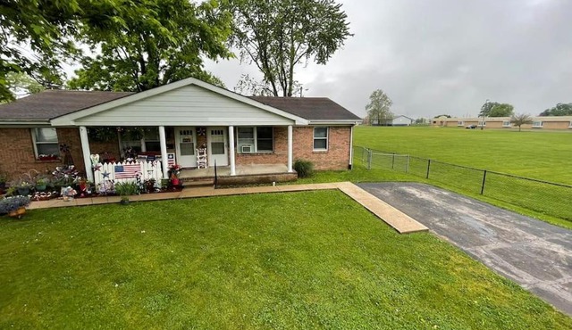 Quiet Peaceful Home in Franklin Sleeps 6